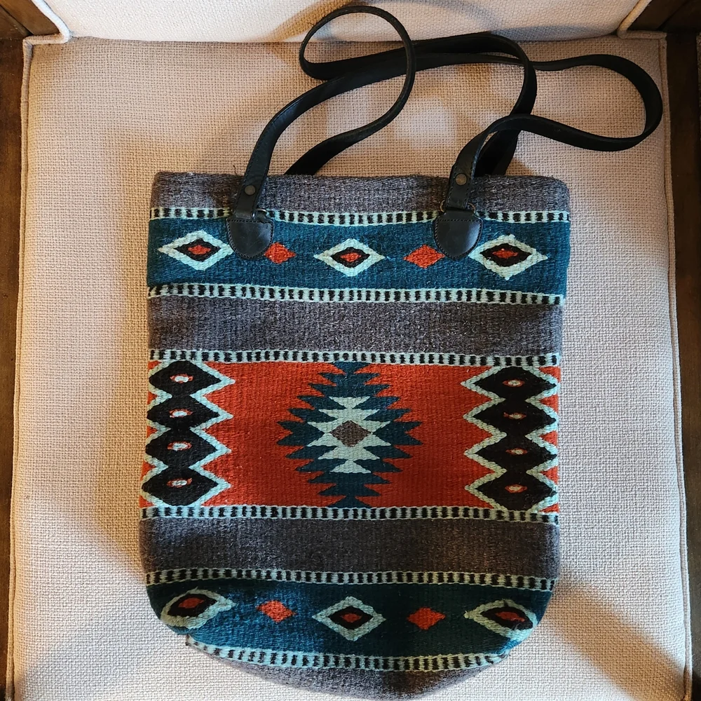 Handmade Oaxacan Patterned Tote Bag with Black Straps - Picture 2 of 8